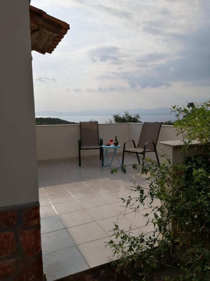 Appartement in OLIVE GROOVE HOUSE PELOPONNESOS WESTERN MANI Kalianeika Exterior foto